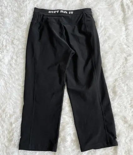 Nike  Black High Rise Straight Leg Cropped Pants Women's Small