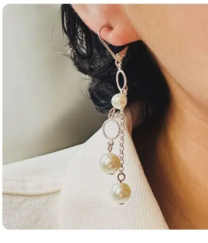 ★ Vintage Handmade Faux Pearls & Silver detail Dangling Earrings