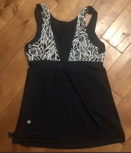 Lululemon  Run: Ta Ta Topper Size 4 - Image 8