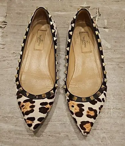 Valentino Garavani 💕💕 Calf Hair Leopard Print Rockstud Ballet Flats 38 EU