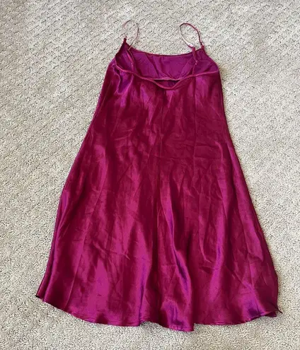 La Senza Slip Mini Magenta Satin Adjustable Spaghetti Strap Built in Bra Small