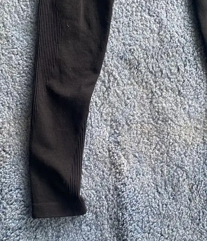 Lululemon Leggings Black with rubbing details