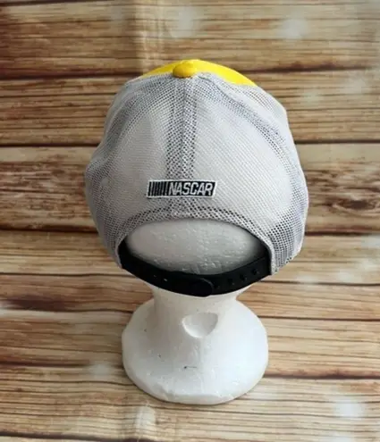 NASCAR Mesh back Team Yellow Hat Cap with driver's number Kyle Busch #18