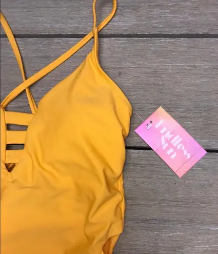 Endless Sun NWT Trending Sunny Yellow Medium One Piece Swimsuit
