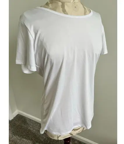 32 Degrees Heat 32 Degrees Cool Short Sleeve Basic Lightweight T-Shirt Large