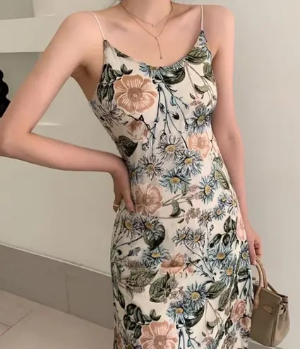 New Summer Floral Print Satin Barbie Sleeveless Midi Dress Size Medium Multi