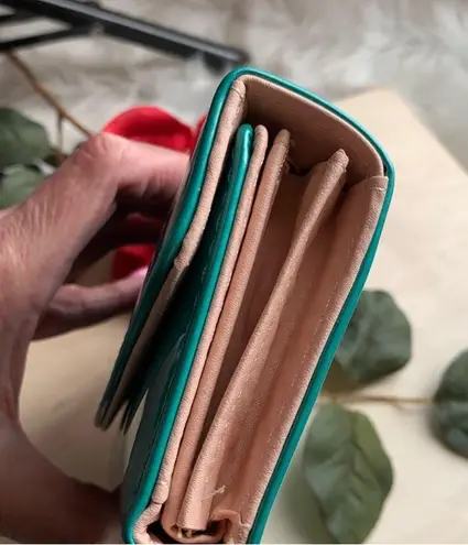 💚💚New Green Patent Leather Glossy Wallet 💚💚