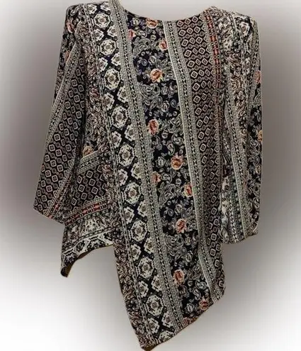 Alya Top floral print top Size XS from Francesca’s Excellent condition