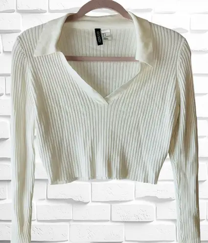 Divided by H&M Womens Medium Collared Ribbed Knit Long Sleeved Crop Top•Slim Fit