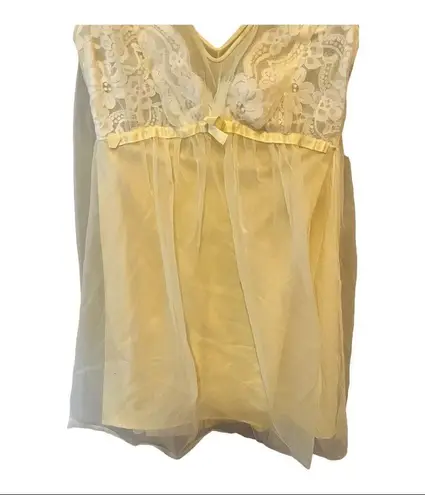 Vanity Fair Vintage  Yellow Nylon Negligee