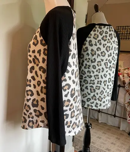 Riah Fashion Large Black Leopard Print Raglan Top