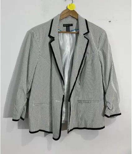 Womans Inc. Woman 18 W White Black Stripe 3/4 Sleeve Scrunched Lined Blazer Size 18W