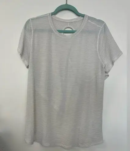 Lululemon  tee.  Size Large (?)