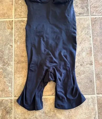 SKIMS Seamless Sculpt Mid Thigh Bodysuit Onyx Size Small