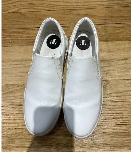 Thousand Fell Womens Size 9.5 Slip On Shoes White Navy Blue Detail Vegan Made