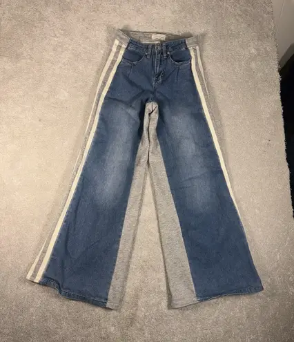 Austin Landing Women Blue Denim and Gray Sweats Flare Jeans Size 1