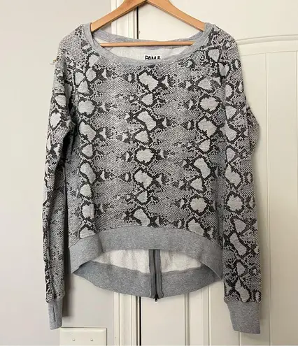 Pam & Gela NWT  Printed Hi-Lo Sweatshirt in Heather Grey