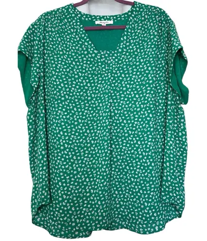 Stitch Fix Monday Fun Size 2X Green White V Neck Short Sleeve Lightweight Top