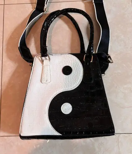 American Vintage Yin Yang black and white crossbody/ shoulder bag