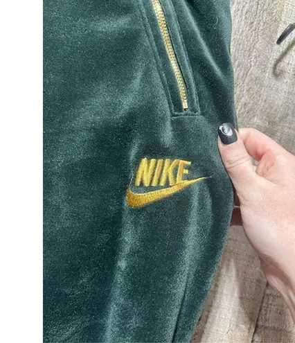 Nike Exclusive Outdoor Green Velour Pants