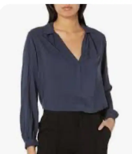 Velvet by Graham & Spencer Josie Relaxed Challis Blouse Size Medium NWT Blue