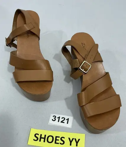 Womans Zigisoho Logic Size 6 Brown Two Band Ankle Buckle Platform Sandals