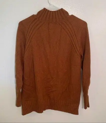 7Modifier Mock Neck Sweater Tan Rust Ribbed Front