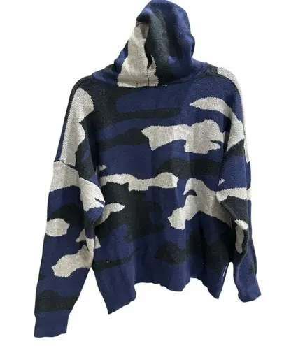 Elan Camo Oversized Hoodie Sweater, Size M