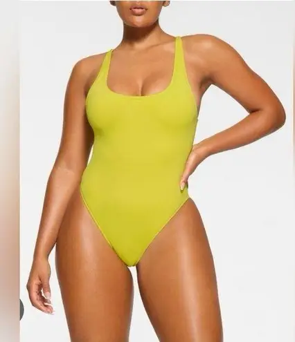 SKIMS SWIM SCOOP NECK ONE PIECE Swimsuit Bathing suit in Citrus size small