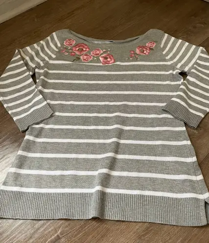 Karen Scott 3/4 sleeve striped sweater embroidered women’s size small NEW