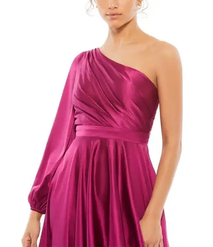 Mac Duggal One-Shoulder Long Sleeve Satin High/Low Gown in Berry Size US 0