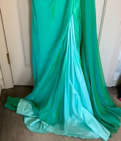 Morrell Maxie Teal Silver Prom Dress with Train Size 6