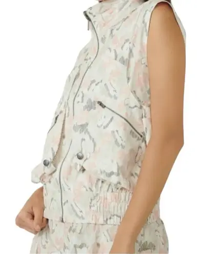 NEW Free People FP Movement Off The Grid Printed Ivory Hooded Vest size Medium Gray