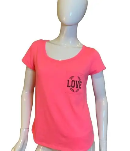 Free Kisses Graphic Love Short Sleeve Tee Medium