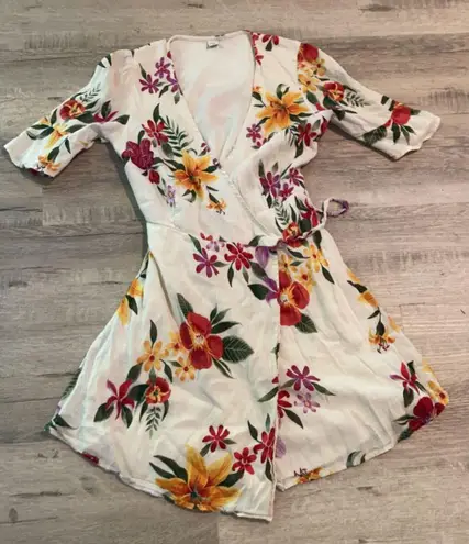 Old Navy summer spring White wrap dress with colorful floral/flower design