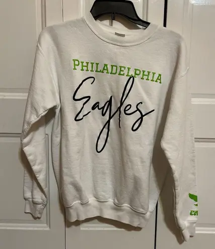 Philadelphia eagles football crewneck size Adult small/youth XL. 🔥 White