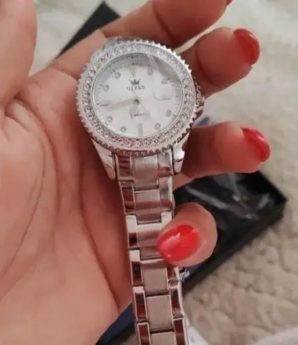 Dial Quartz Watch for Women Waterproof Silver