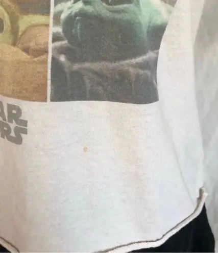 Star Wars Baby Yoda Cream Colored Short Sleeve T-Shirt •Size Medium