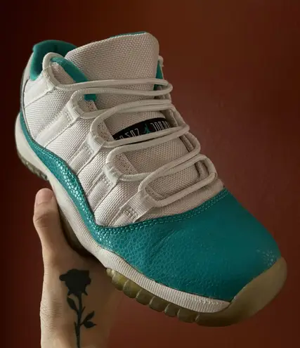 Jordan Air  11 Retro Low GS ‘Aqua Safari’