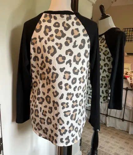 Riah Fashion Large Black Leopard Print Raglan Top