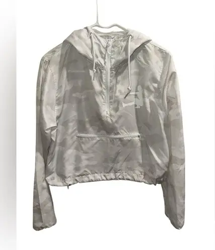 Susie B‎ Fitness White Camo Cropped Windbreaker