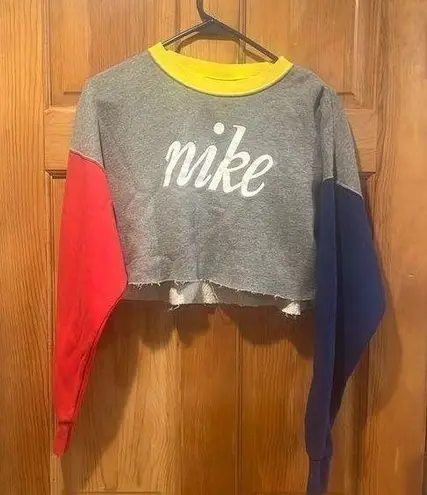 Nike  cropped crew neck sweatshirt size xsmall .