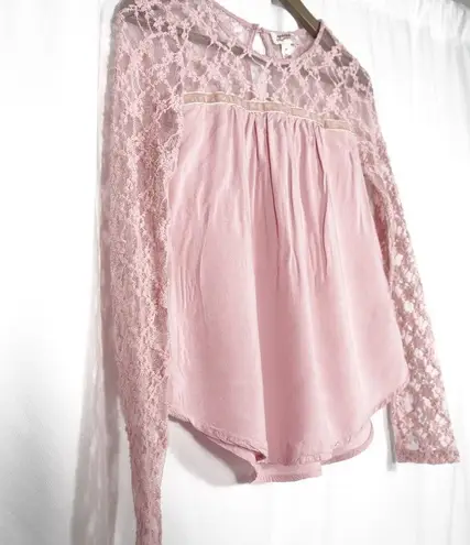 Arizona Jeans Pink Long Sleeve Lace Flowy Blouse