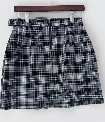 Hollister  plaid mini preppy black and white skirt size small