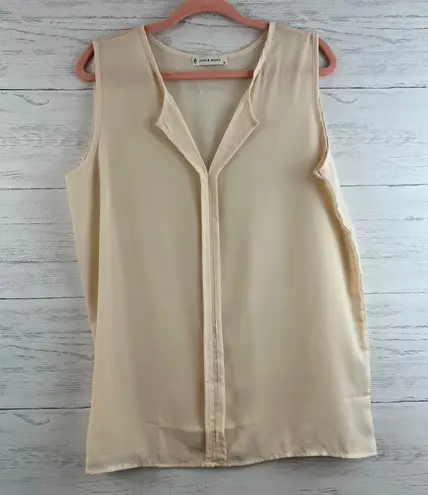 Jon & anna Off White Sleeveless V Neck Blouse Size XL