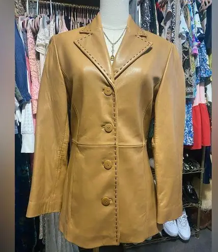 Juliet Michelle Tan Leather Jacket with Notched Lapels and Tailored Silhouette