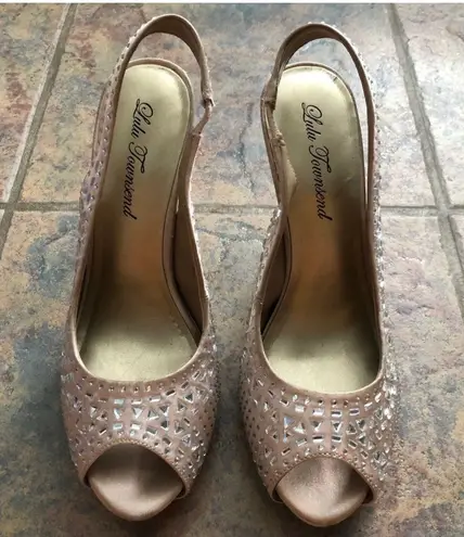 Lulu Townsend Size 8 Champagne LT Shania Heels