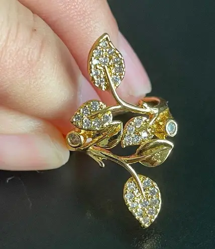 18k gold plated leaf Austrian crystal ring size 7