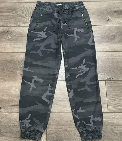 TNA By Aritzia Alix Gray Green Camo Mid Rise Jogger Pants Size XS