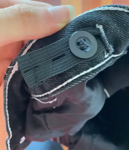 Boutique NWT Black Contrast-Stitched Jeans